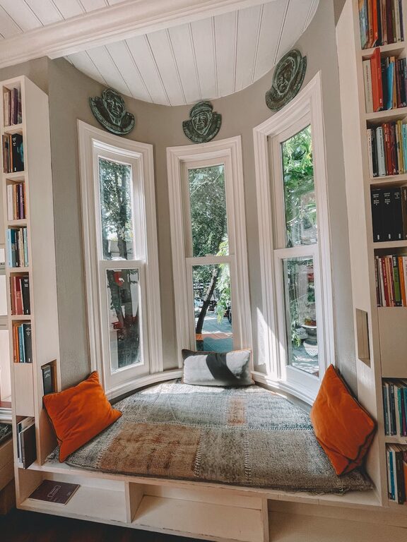 Tips for Creating a Cosy Reading Nook in Your Home